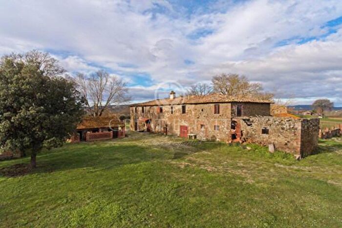 Casa con 6 locali in vendita in Viale Santa Maria delle Vertighe, Monte San Savino