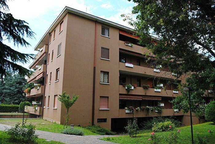 Casa quadrilocale in affitto in Via Novembre, Semicentro, Vimercate