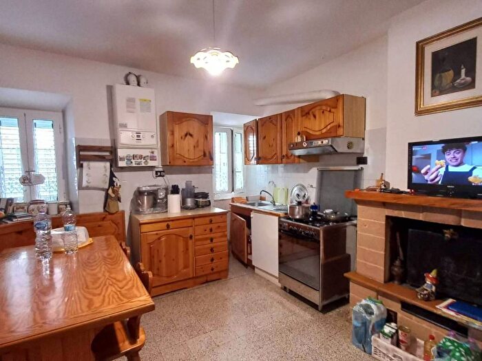 Appartamento con 6 locali in affitto in Corso Giuseppe Garibaldi, Centro, Monte Vidon Corrado