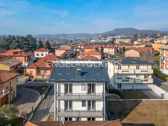 Appartamento bilocale in vendita in Via Orazio, Como
