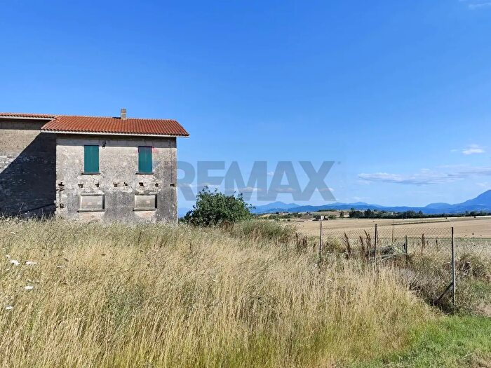 Casa con 6 locali in vendita in Via Stella, Benevento