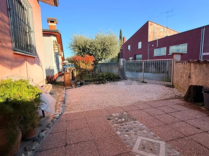 Casa con 5 locali in vendita in Via Matteotti, Guidizzolo