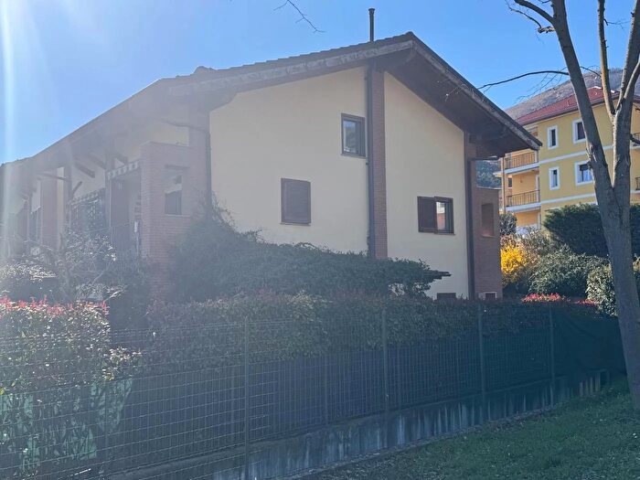 Case in Vendita e in Affitto - 2