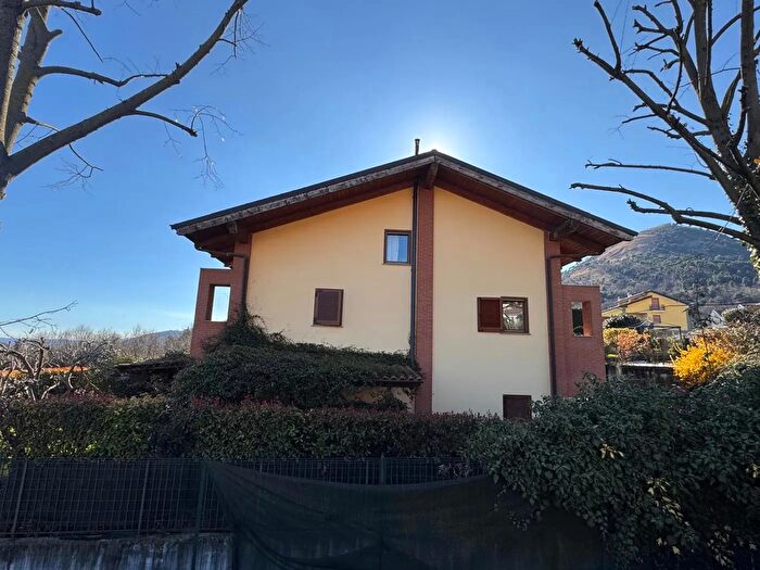 Case in Vendita e in Affitto - 3