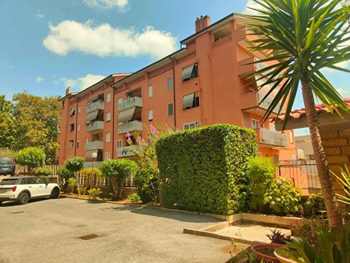 Appartamento quadrilocale in vendita in Via Pietro Nenni, Genzano Di Roma