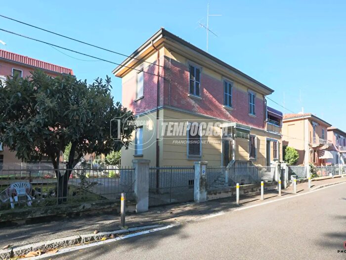 Appartamento con 8 locali in vendita in Bologna