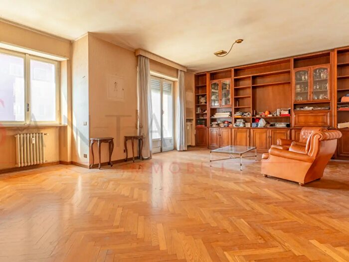 Appartamento con 5 locali in vendita in Viale Andrea Doria, Milano