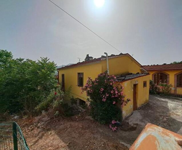 Casa quadrilocale in vendita in Via Santa Giusta, Macchiagodena