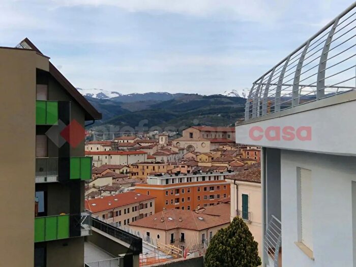 Appartamento con 5 locali in vendita in Via Santa Chiara d'Aquili, L'Aquila