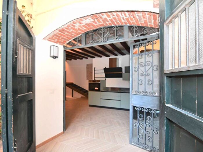 Appartamento bilocale in affitto in alzaia NAVIGLIO GRANDE, Navigli Darsena, Milano