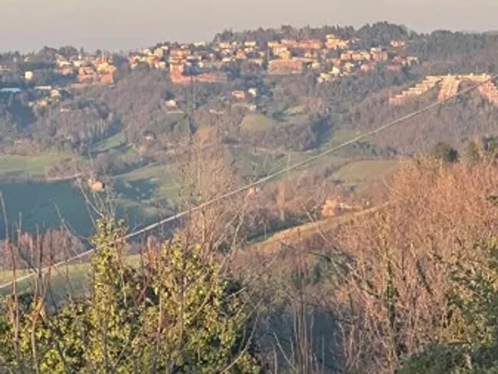 Casa con 6 locali in vendita in Urbino
