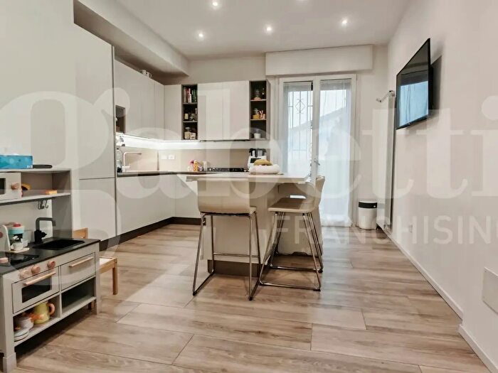 Appartamento con 6 locali in vendita in Via Modena, San Giovanni In Persiceto