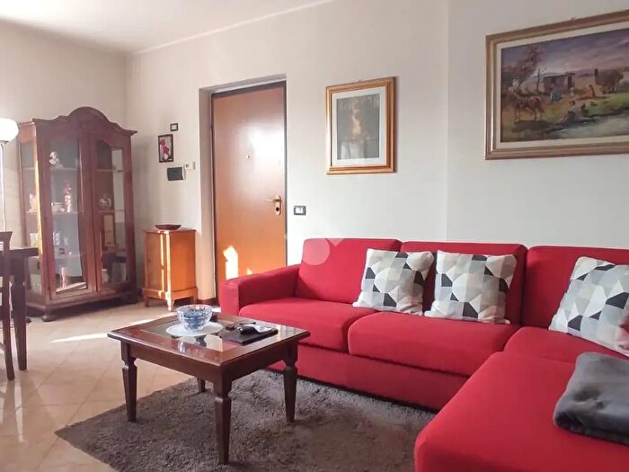 Appartamento trilocale in vendita in Via Sormani, Lonate Pozzolo