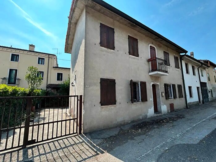 Casa con 6 locali in vendita in Altavilla Vicentina