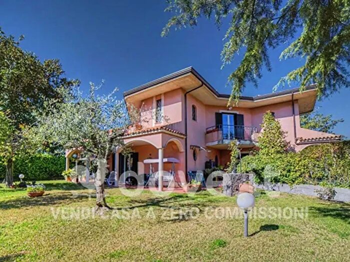 Casa con 5 locali in vendita in Viagrande
