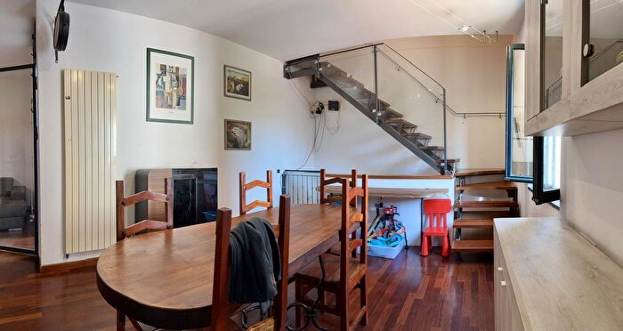 Casa con 6 locali in vendita in Cascina