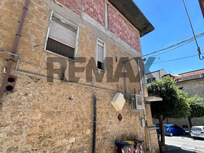 Casa con 7 locali in vendita in Pecorella, Mazzarino