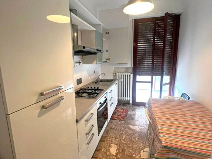 Appartamento trilocale in affitto in Via Giovanni Battista Amici, Viali, Modena