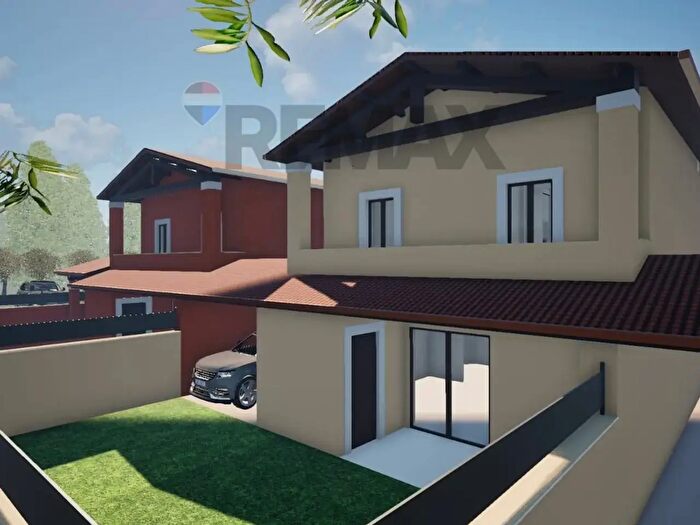 Casa con 5 locali in vendita in Trevi