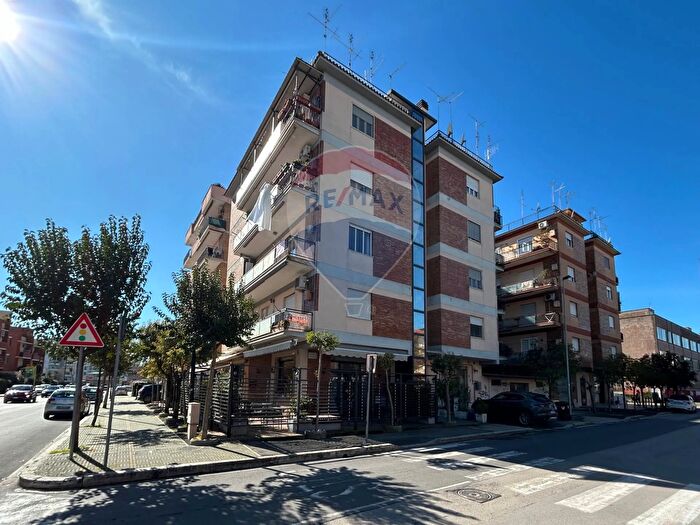 Appartamento trilocale in vendita in Via Marco Aurelio, Aprilia