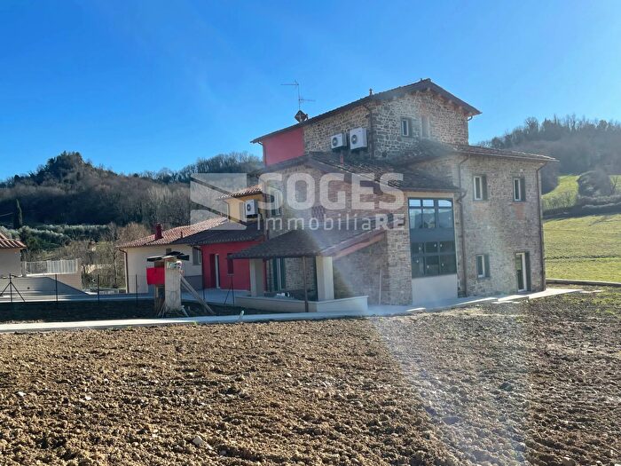 Casa con 5 locali in vendita in Via Ciro Menotti, Reggello