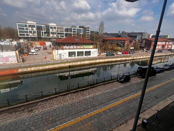 Appartamento trilocale in affitto in Viale Cassala, Navigli Darsena, Milano