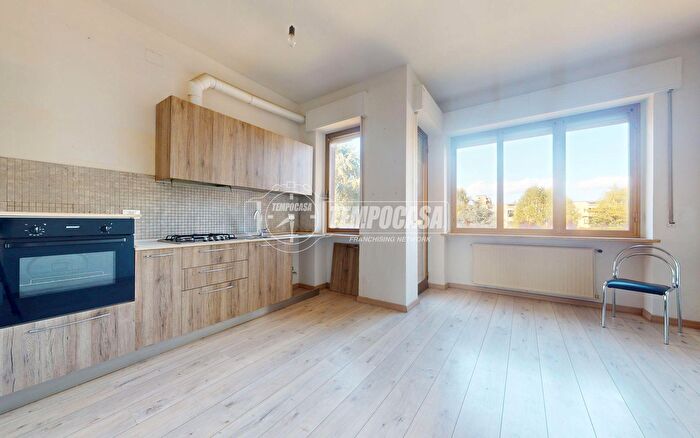 Appartamento trilocale in vendita in Via Carlo Barbero, Cuneo