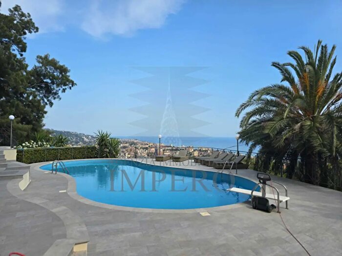 Casa con 8 locali in vendita in Via Collasgarba, Ventimiglia