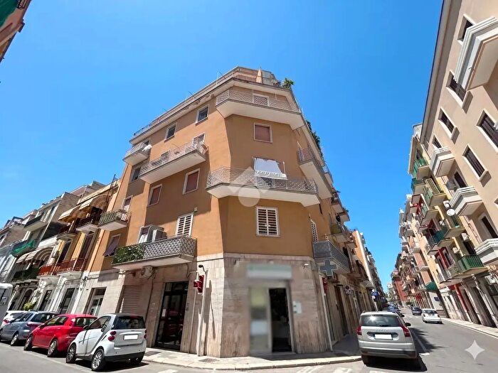 Appartamento trilocale in vendita in Via Maria Cristina di Savoia, Bari