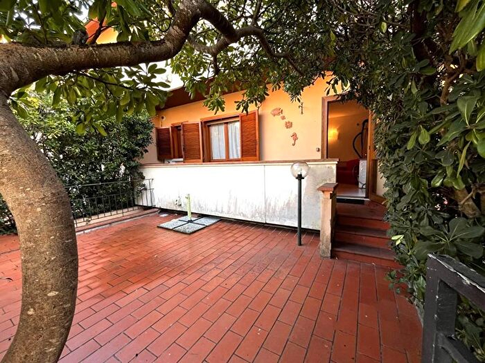 Appartamento trilocale in affitto in Via dei Cipressi, Castiglioncello, Rosignano Marittimo