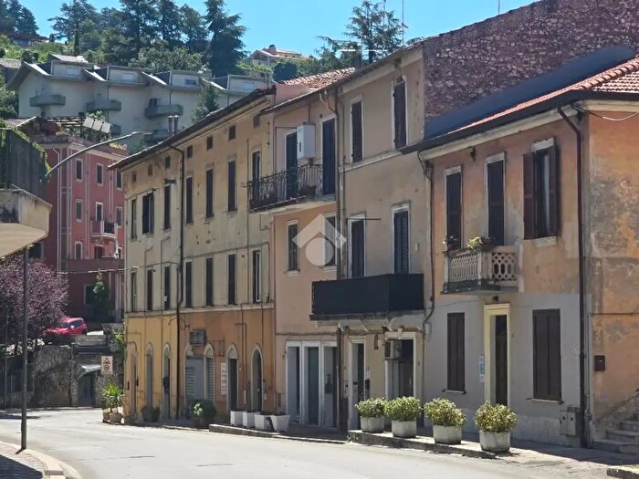 Appartamento quadrilocale in vendita in Via a Diaz, Fiuggi