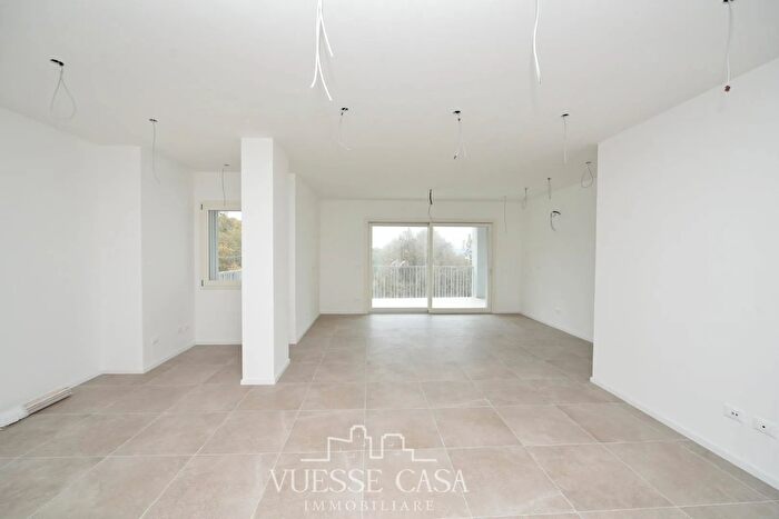 Appartamento con 6 locali in vendita in Via Don Bosco Nuoro, Nuoro