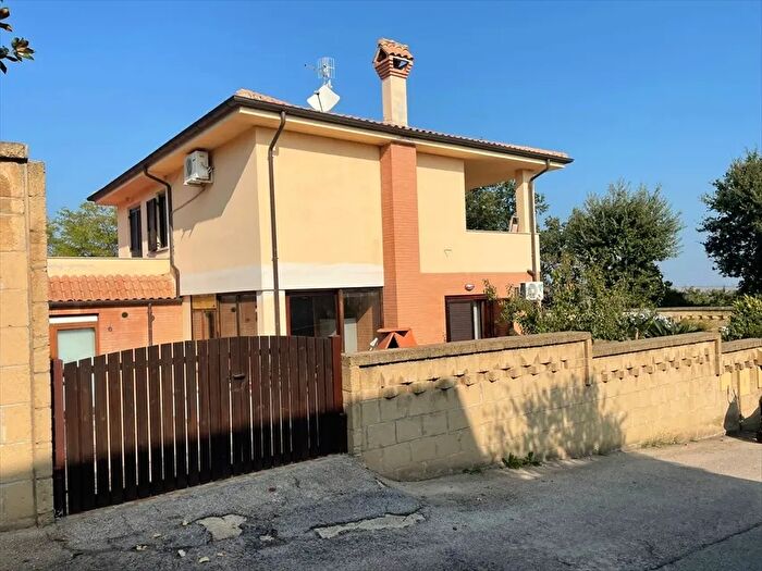 Casa in vendita in Villamagna