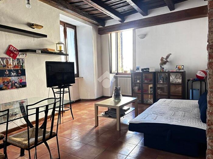 Appartamento bilocale in affitto in Via scrimiari, Veronetta, Verona