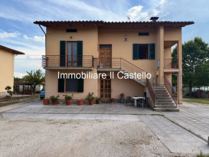 Casa con 6 locali in vendita in Via Nuova, Tuoro Sul Trasimeno