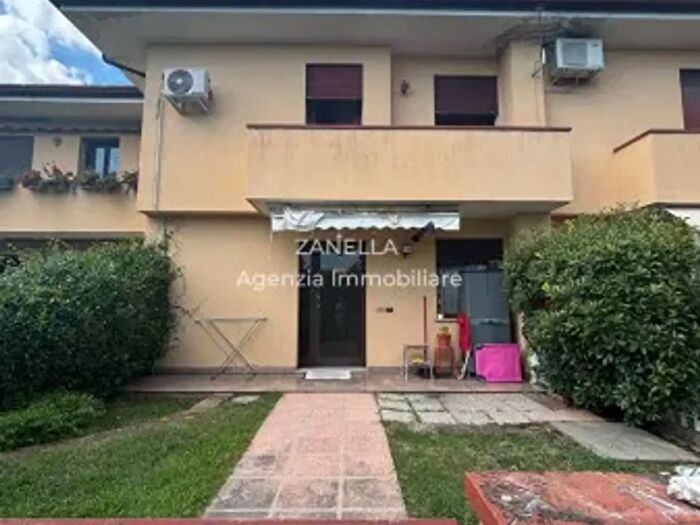 Casa con 6 locali in vendita in Via Aprile, Riese Pio X