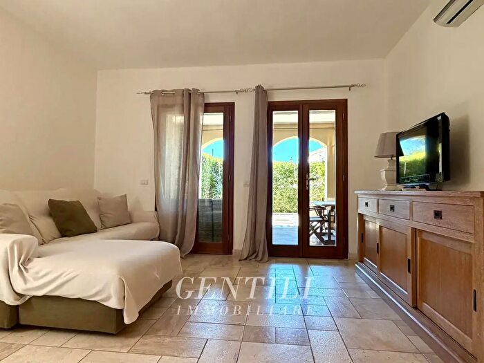 Appartamento trilocale in vendita in Arzachena