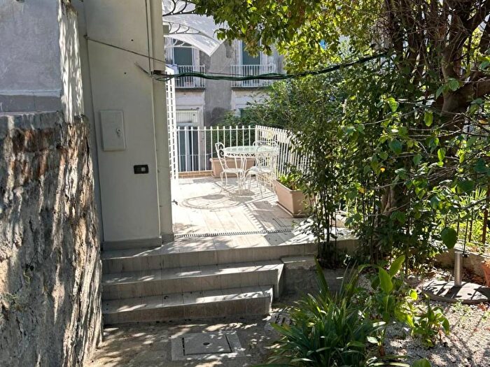 Appartamento bilocale in affitto in Corso Vittorio Emanuele, Piazza Amedeo Parco Margherita, Napoli
