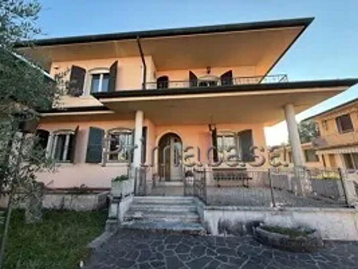 Casa con 10 locali in vendita in Corso della Vittoria, Legnago