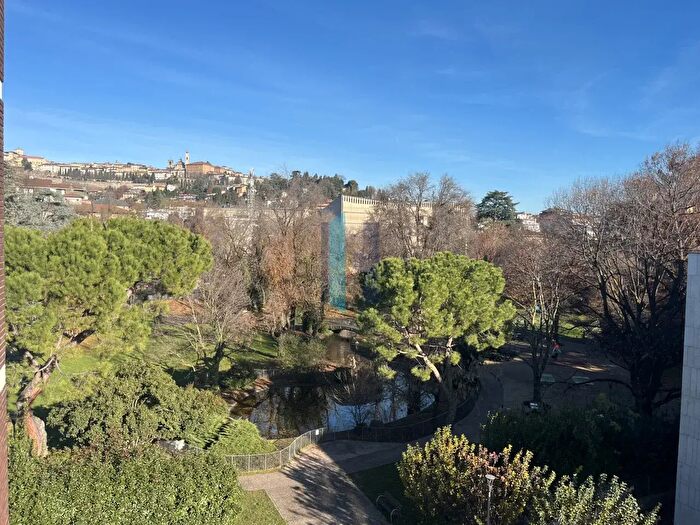 Appartamento trilocale in vendita in Via Broseta, Bergamo