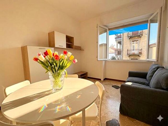 Appartamento trilocale in affitto in Viale Corsica, Argonne Corsica, Milano