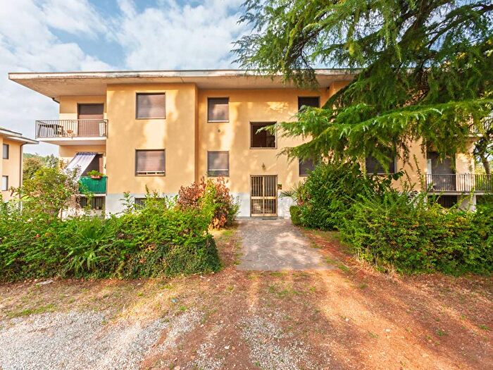 Appartamento trilocale in vendita in Via Lugano, Centro, Cantello