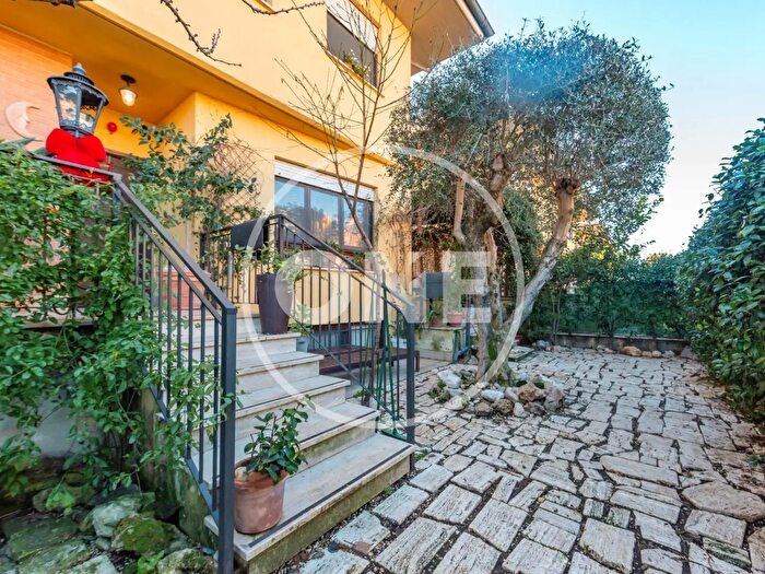 Casa con 5 locali in vendita in Via Brianza, Latina