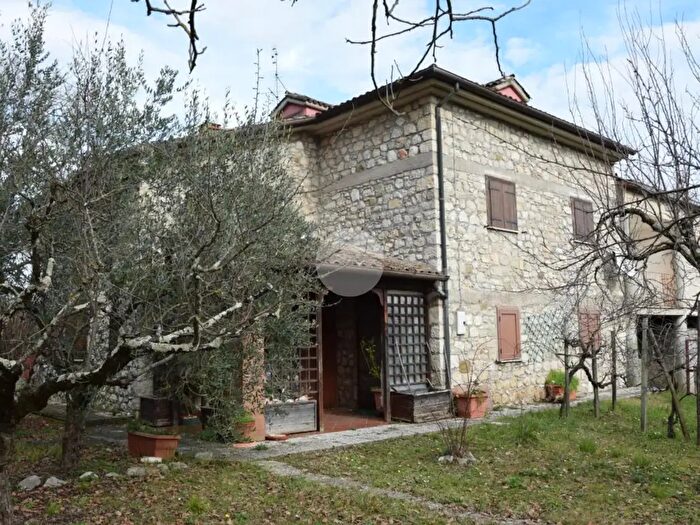 Casa con 5 locali in vendita in Via Fonte dei Rossi, Pastena