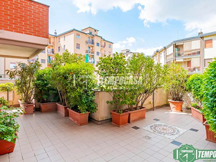 Appartamento trilocale in vendita in Peschiera Borromeo