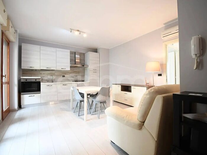 Appartamento trilocale in vendita in Via Umbria, Cagliari