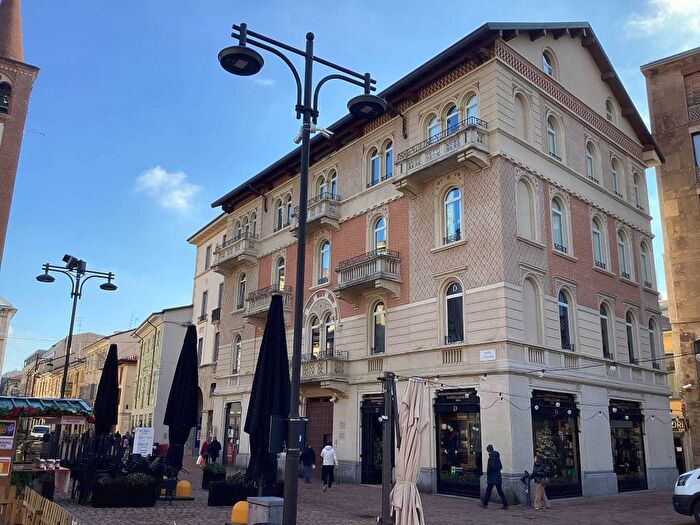 Appartamento trilocale in affitto in Piazza San Giovanni, Piazza Santa Maria, Busto Arsizio