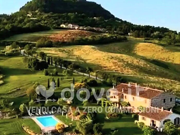 Appartamento trilocale in vendita in Strada Provinciale Snc, Radicofani