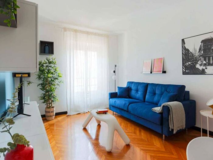 Appartamento bilocale in affitto in Via Copernico, Centrale, Milano