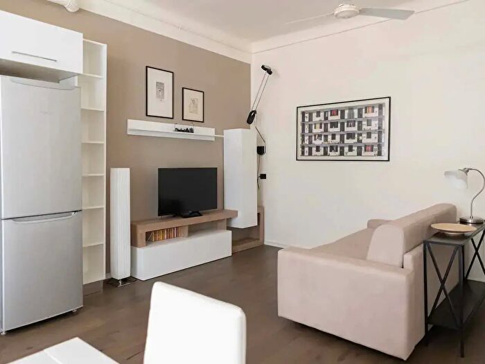 Appartamento monolocale in affitto in Via Pasquale Sottocorno, Milano
